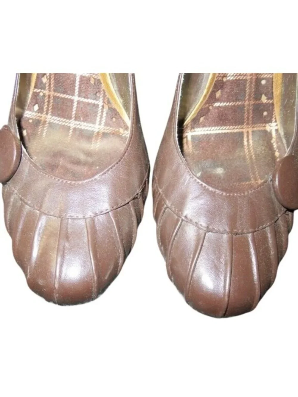 BCBGeneration BCBGirls Brown Leather Retro Prep Chunky Heel Button Adorned Pumps